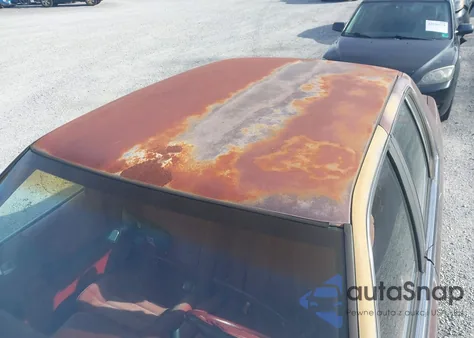 1992 Plymouth Acclaim z USA, uszkodzony, nr VIN 1P3XA4632NF187055